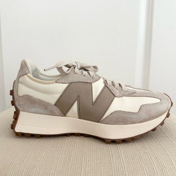 New Balance Women's & Men’s 327 Logo Pop Casual Sneakers - Picture 9 of 15